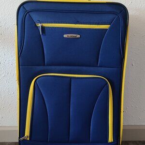 rockland suitcases